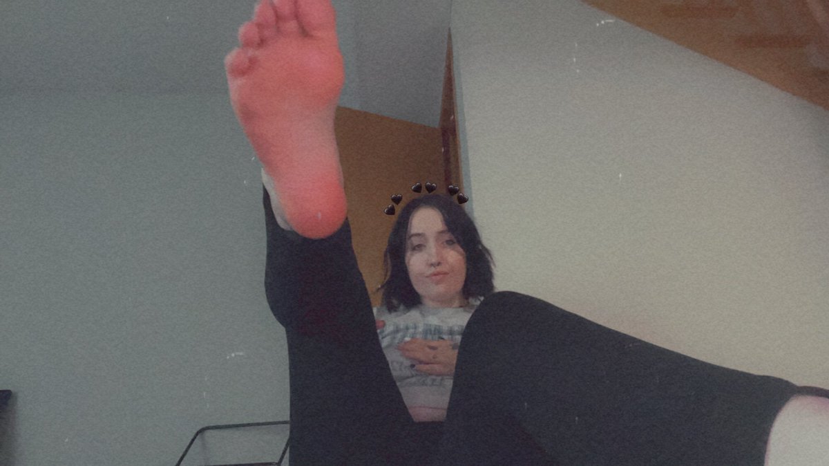 Goddessbrelee's tweet photo. It’s tax season! 

Pay your tiny dick tax losers 🥱 $50 for anything under 4 inches 😮‍💨 

#tinydicktax #findom #fearwomen #footfetish https://t.co/rREN6vSiTF