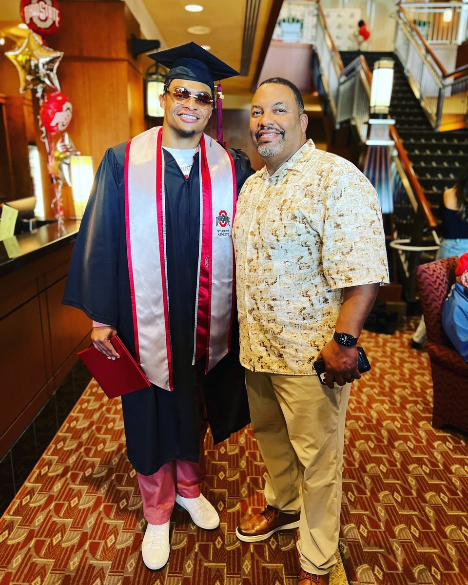 snooka55's tweet photo. Touchdowns are cool, but this will make a father proud 🙌🏽🙏🏽 https://t.co/w4LAGcKJ5q