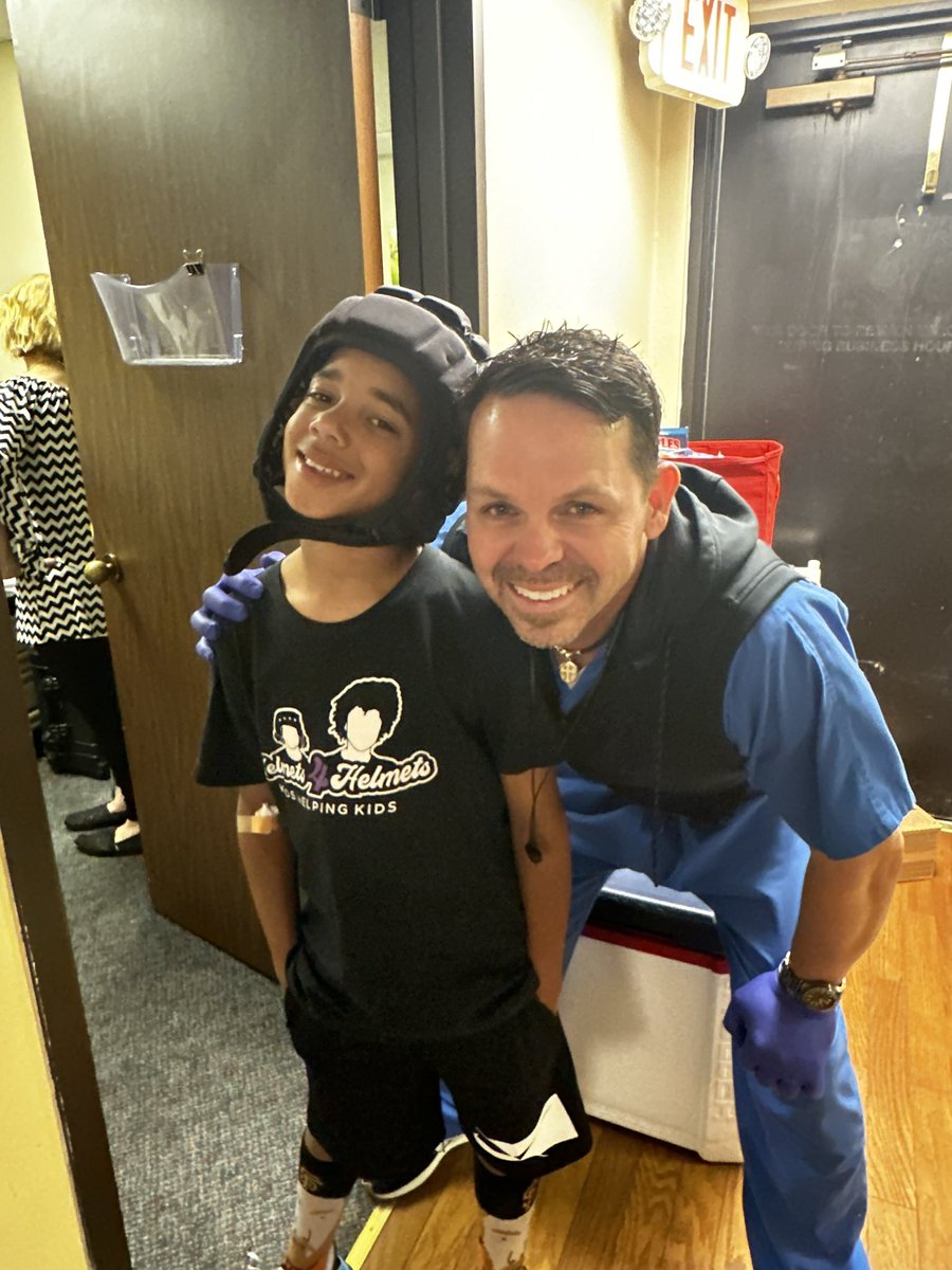 Helmets4Helmets's tweet photo. 🚨long post alert but here’s what we did in Houston💜💜 #epilepsywarrior #fightlikebryson #protectlikebrock #trudose #fightlikehell #helmets4helmets https://t.co/mCQ9hyrAXo