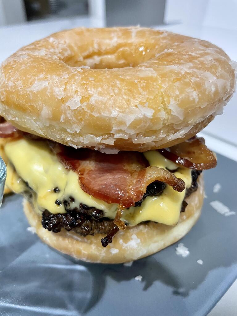 Home Cooking VS Fast Food on Twitter "[homemade] Luther Burgers http