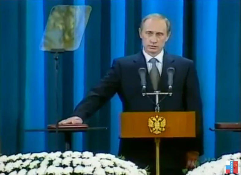 🪖Hoy hace 23 años fue la primera inauguración de Vladimir Putin como pdte de la Federación Rusa🇷🇺 tuvo lugar el domingo 7Mayo d 2000.

👉 Putin engaño a Occidente, supuestamente sería el que continuaría el desmembramiento de Rusia, pero resultó lo contrario.

Chile