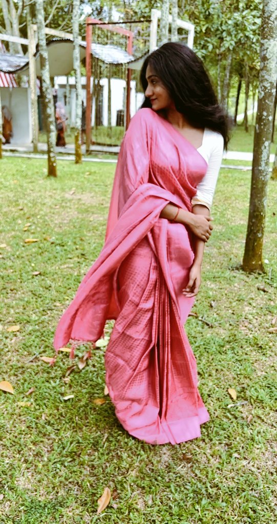 ThivanyRavana's tweet photo. Album : Screenshot 💓✨ https://t.co/fSAUCfO6lN