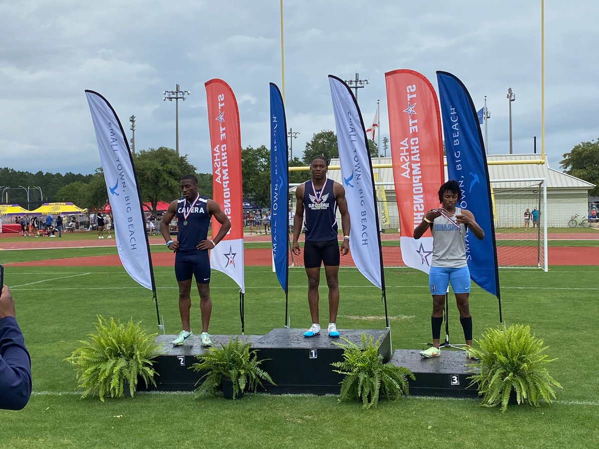MZQUEENB35's tweet photo. Not the ending we wanted, but I am still super proud of my boy @braylynFarring1! He placed 2nd in the 400m, and 2nd in the 200m!
Even though the season didn't end how we wanted, his senior season was AMAZING! I'm so proud of you Braylyn! #mr400 #proudmommy #ibreedbeast https://t.co/8knESUTuxJ
