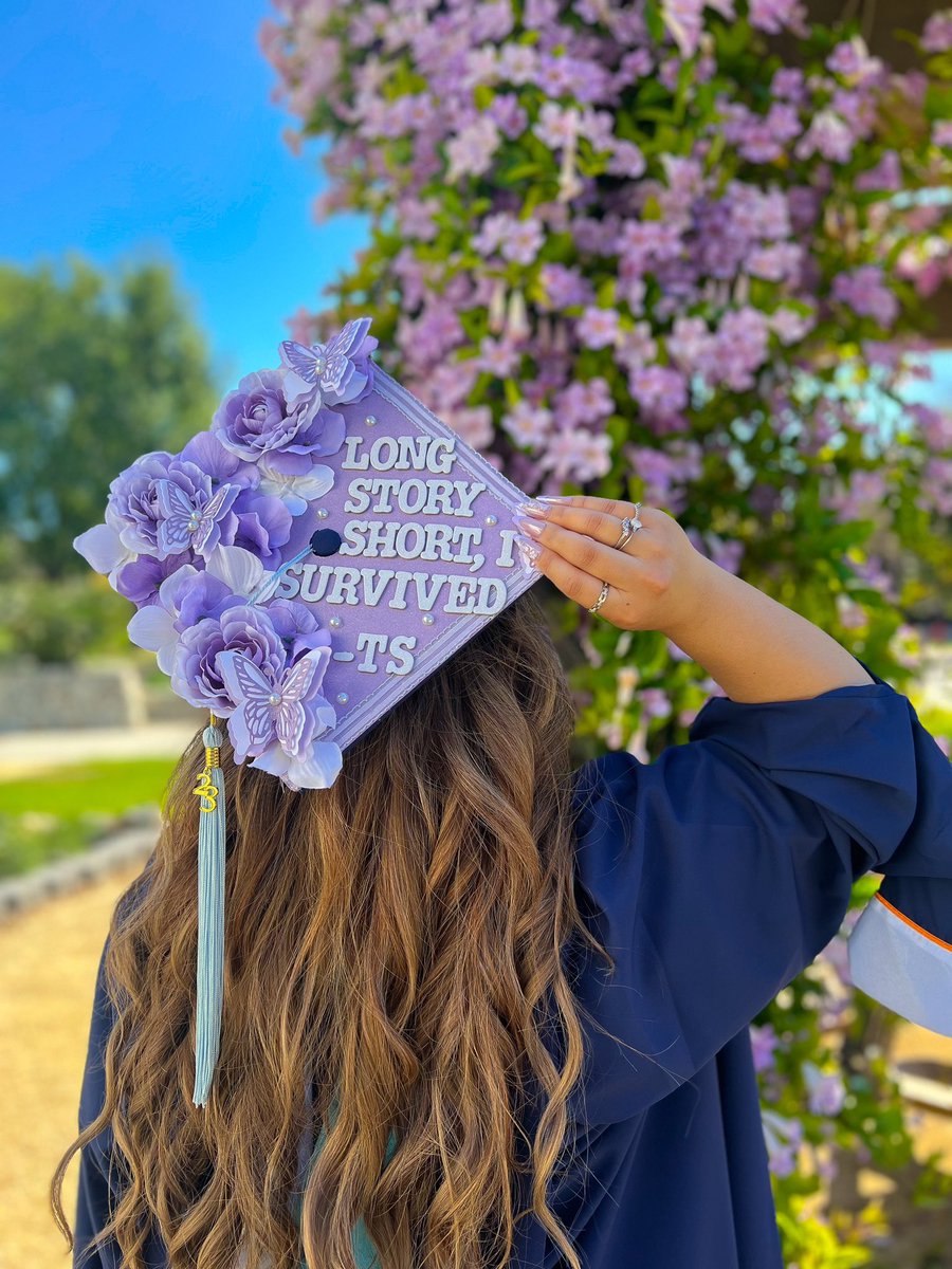 michellebcheung's tweet photo. Long story short, I graduated with an M.S. in Educational Technology 🎓💜✨ 

@taylorswift13 @taylornation13 https://t.co/y9iTWJb1NM