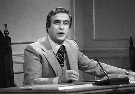 DON Patricio Bañados QEPD: "Qué país por Dios! Rigiéndose por la constitución dictada por un asesino.  Un dictador, además un hombre tan ordinario, grosero, voy a emplear una palabra bien chilena: arrotado.  Vergüenza, después de 40 años, tener todavía esta constitución fulera".