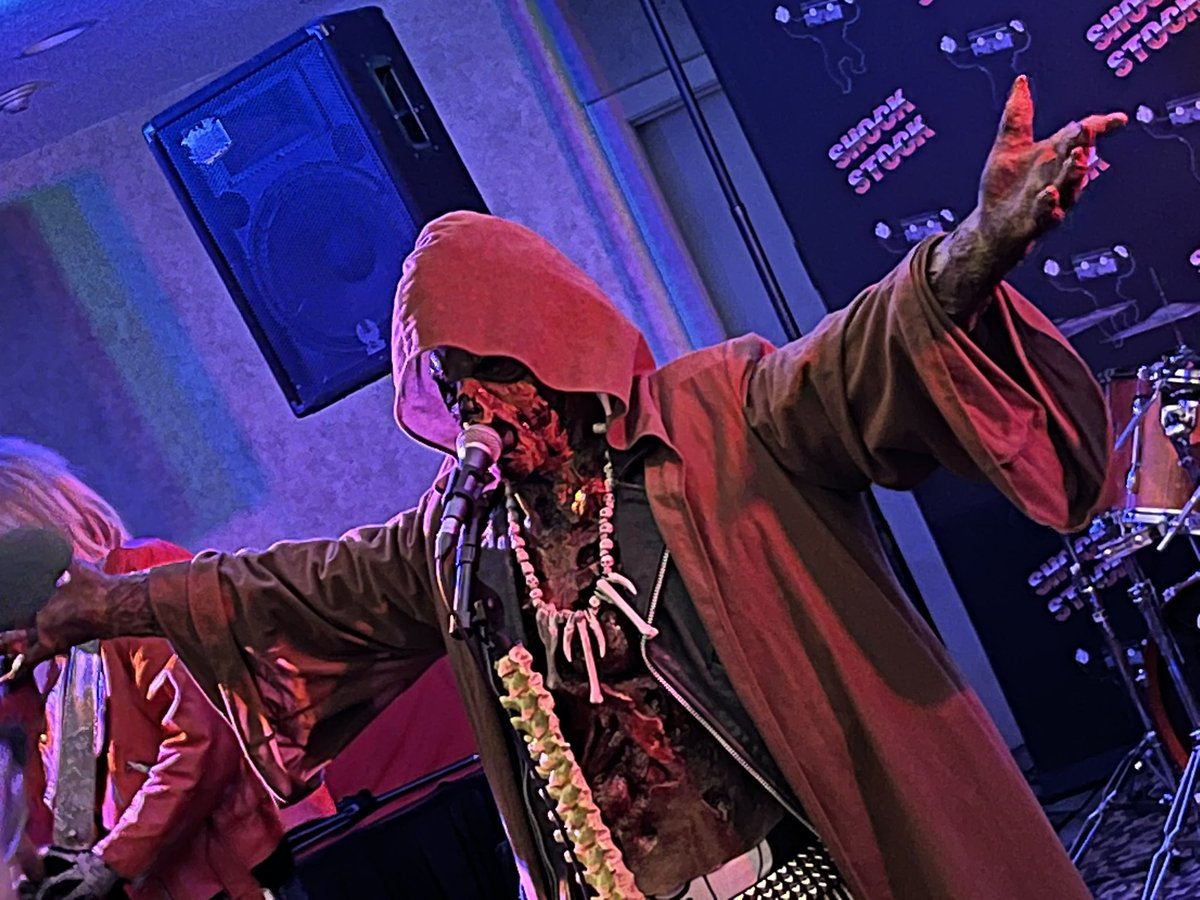 An appropriately greasy fun weekend at <a href="/SHOCK_STOCK/">SHOCK STOCK</a> in London, ON. We screened <a href="/Mind_Leech/">MindLeech</a> (followed by a Q&amp;A), caught up with friends (including Foolhouse Films), and partied down at Sprocket Damage,  BA Johnson, and <a href="/BloodOperaTO/">Official</a> shows. Good shit.