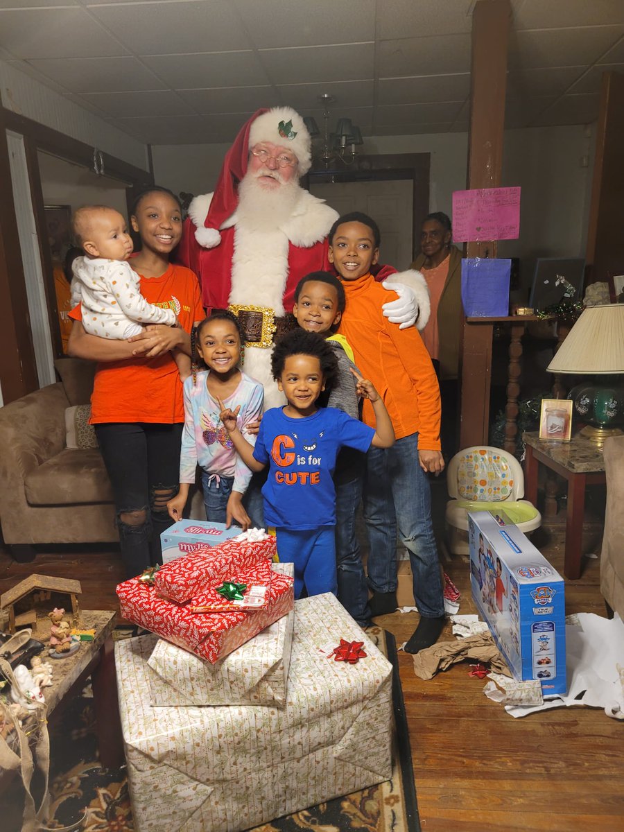 Past week, one of the families we have partnered with sent us a testimony as they have been impacted by what we do. Testimony is attached with picture's descriptions.
#TigerImpact #Nshelter #Val_Cagle #christmas