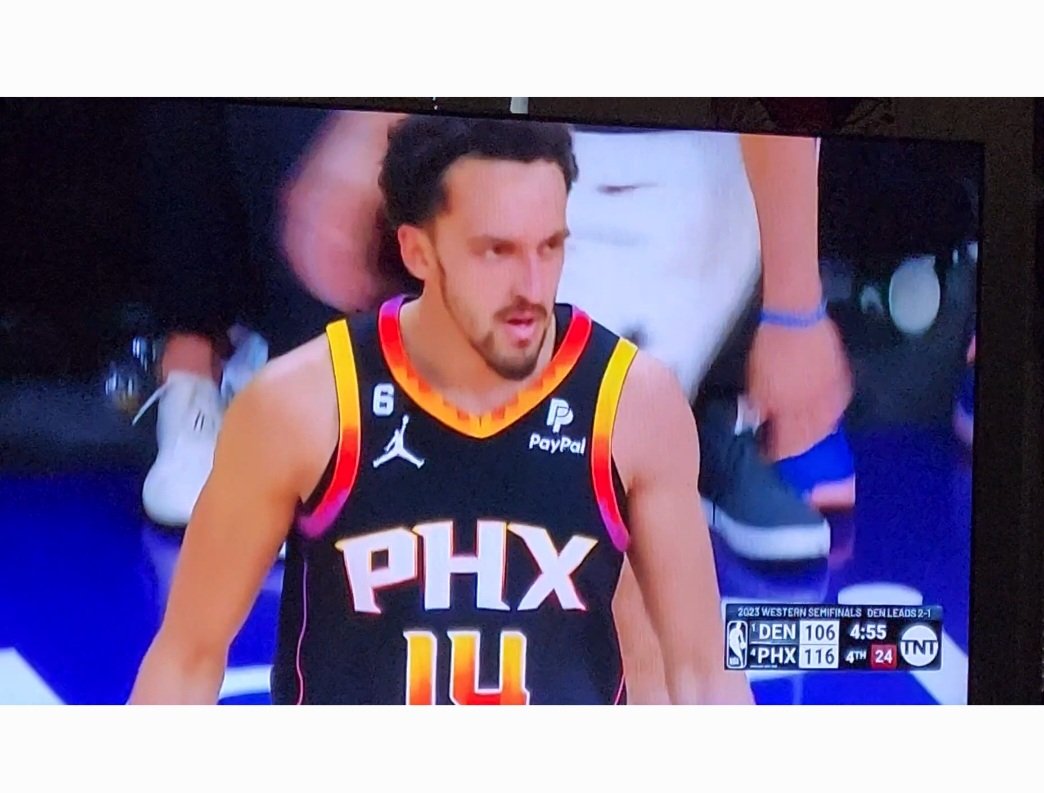 jtweedyaz's tweet image. It&apos;s not a Mohawk, it&apos;s not a mullet, it&apos;s a #shamet!!! Shame killing the 3pt right now!!! #Shamwow