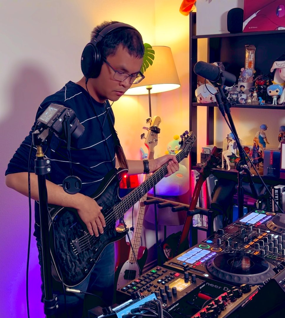 Streaming tonight around 7:30PM PT // 10:30PM PT - Gear test #2 and jamming with synths, guitars and my DJ controller! // twitch.tv/deadlyfishes
