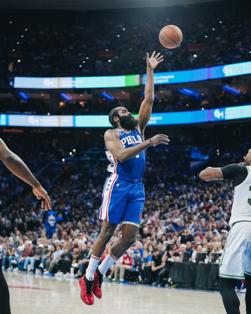 JHarden13's tweet photo. #Uno https://t.co/mffRTLfXhv