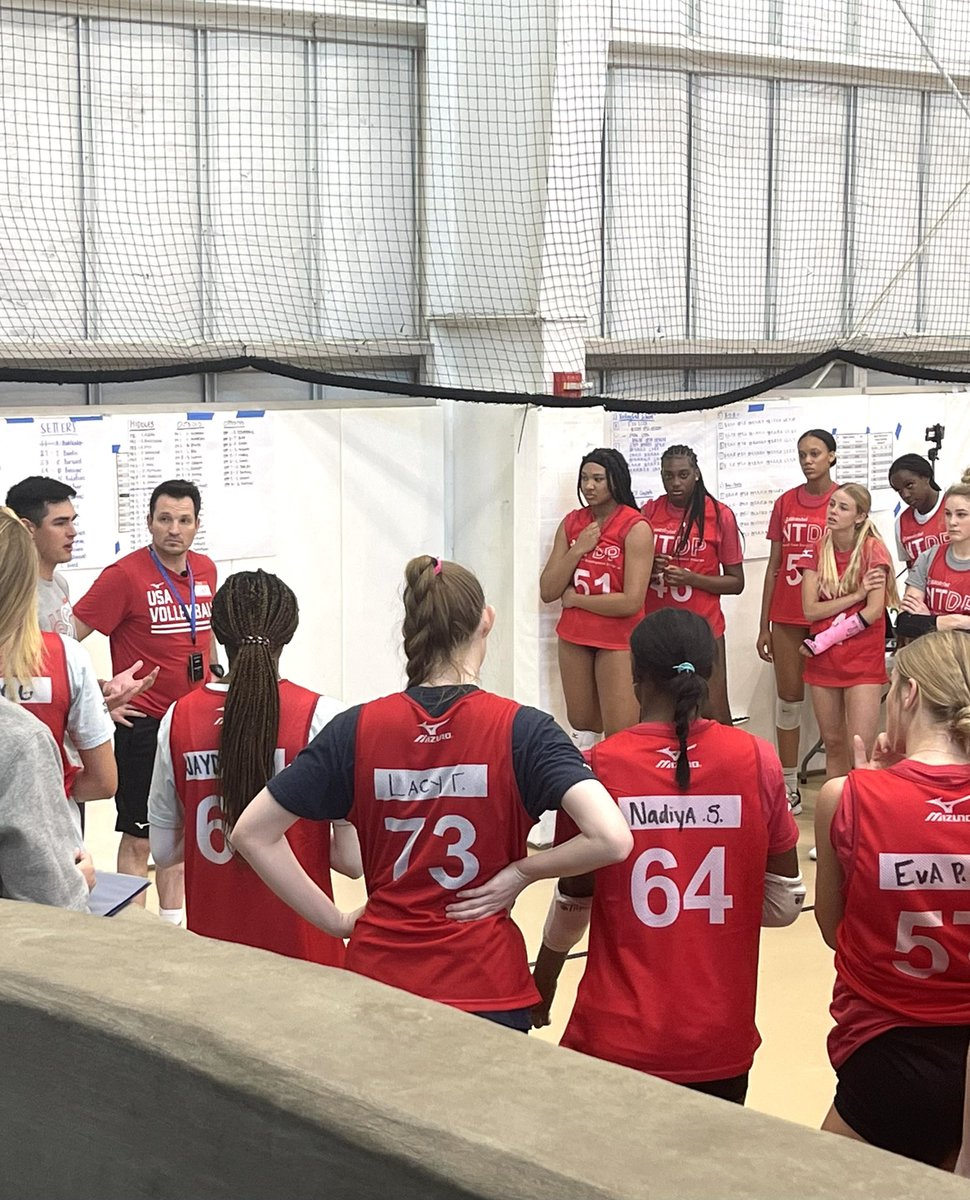 LacyTinnell2026's tweet photo. Always a fun at @usavolleyball NTDP training! This one was even more special with some of my teammates there for the experience too! Played some volleyball, visited some campuses, and made some memories! @HoustonSkyline @CPVBCavs @hallethompson08 @JaydenR2026 @nadiyashelby https://t.co/z0CnoVCfQL
