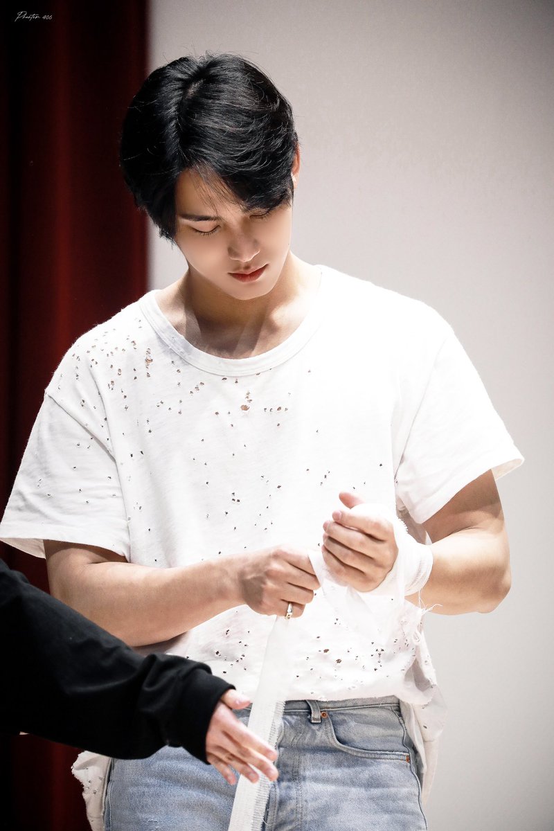 ph970406's tweet photo. 230507 예사 팬싸 

🖤

#세븐틴 #SEVENTEEN #민규 https://t.co/cCDHXbK7hQ