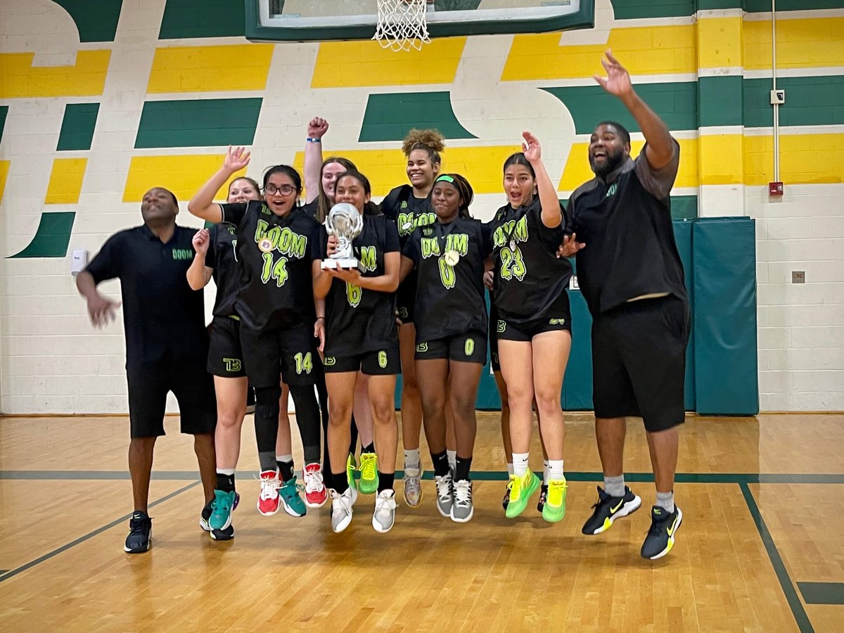 vmMark's tweet image. Sometimes winning is fun. Divas DoomSquad 15U AAU State Champions!