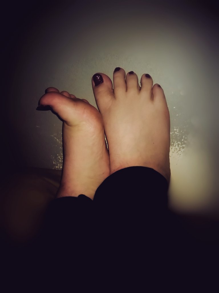 Sluttygayboiii's tweet photo. I'm going to sleep so enjoy my feet. Tomorrow i'll do a video 😶😇
#femboyfeet #frenchfeet #frenchsissy #frenchcd #frenchfemboy #feetfethish #feetpic https://t.co/8mIyVVjtEB