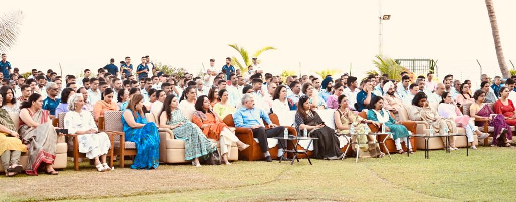 loveindiannavy's tweet photo. Mrs. Shashi Tripathi, NWWA President (WR) was the chief guest for the event coordinated by Aarogya Group of NWWA (WR), INHS Asvini and INS Kunjali. The musical evening enthralled the patients, their families and the audience that had gathered there and lifted their spirits. https://t.co/3wGCydIFfe