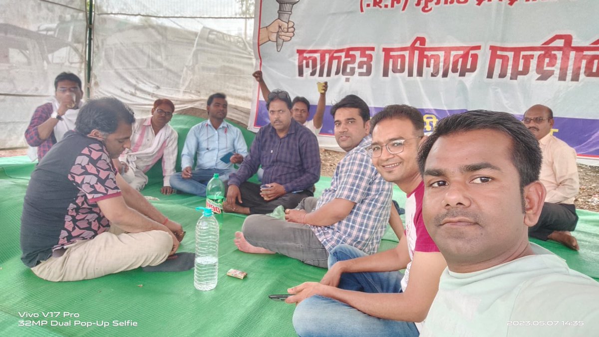 khushi_1985's tweet photo. KHUCHH01
#मामाजी_अपना_वादा_निभाओ
न्याय की तलाश मे, संविदा कर्मी नीलम पार्क में।
1. #संविदा_नीति_2018 लागू करना
2.निष्काशित आउटसौर्स की @NHM_MP में वापसी
3.कर्मचारियों पर दर्ज़ मुकदमे वापस हों
@PMOIndia
@DrPRChoudhary
@ChouhanShivraj
@ZeeMPCG
@News18MP
@INCMP
@CMMadhyaPradesh https://t.co/0wJVW4uG4F