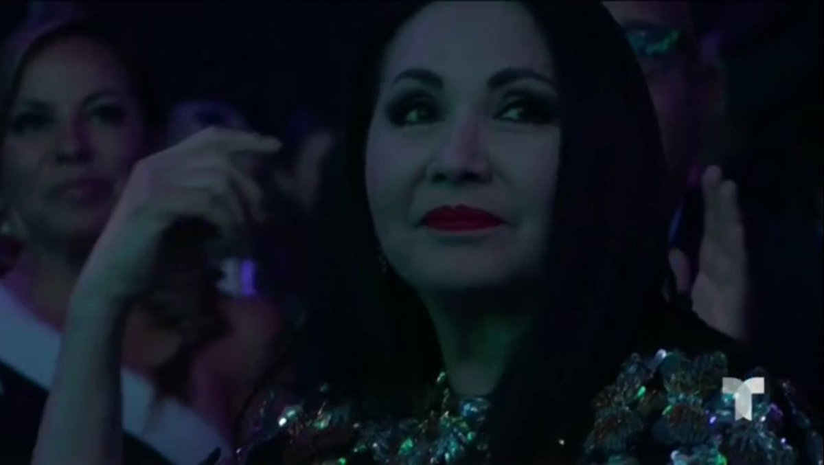GabiAG48's tweet photo. Te amo Ana Gabriel y sera para siempre❤️😭 https://t.co/E3FYYc8s9M