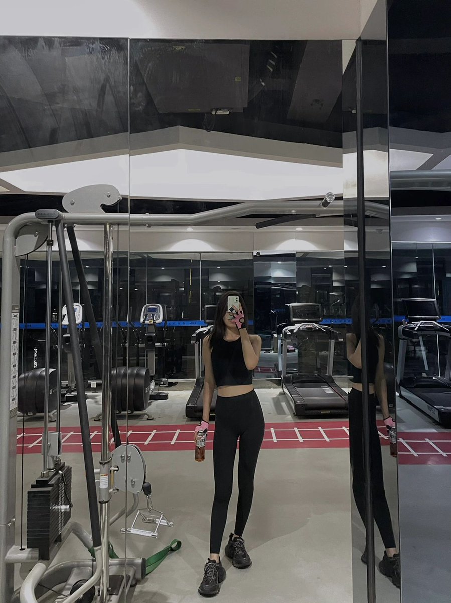 Aileen57498614's tweet photo. A happy soul is found in a healthy body. Let fitness be a good part of your life! #figurecompetitor #figurepro #prepfiles #competitionprep #fitmom #fitgigi #fitnurse #fitover40 #RN #nightshiftnurse #grind #girlswithmuscle #fitness #timetoshred #cincinnati #ocbbodybuilding https://t.co/gspesSSdcq