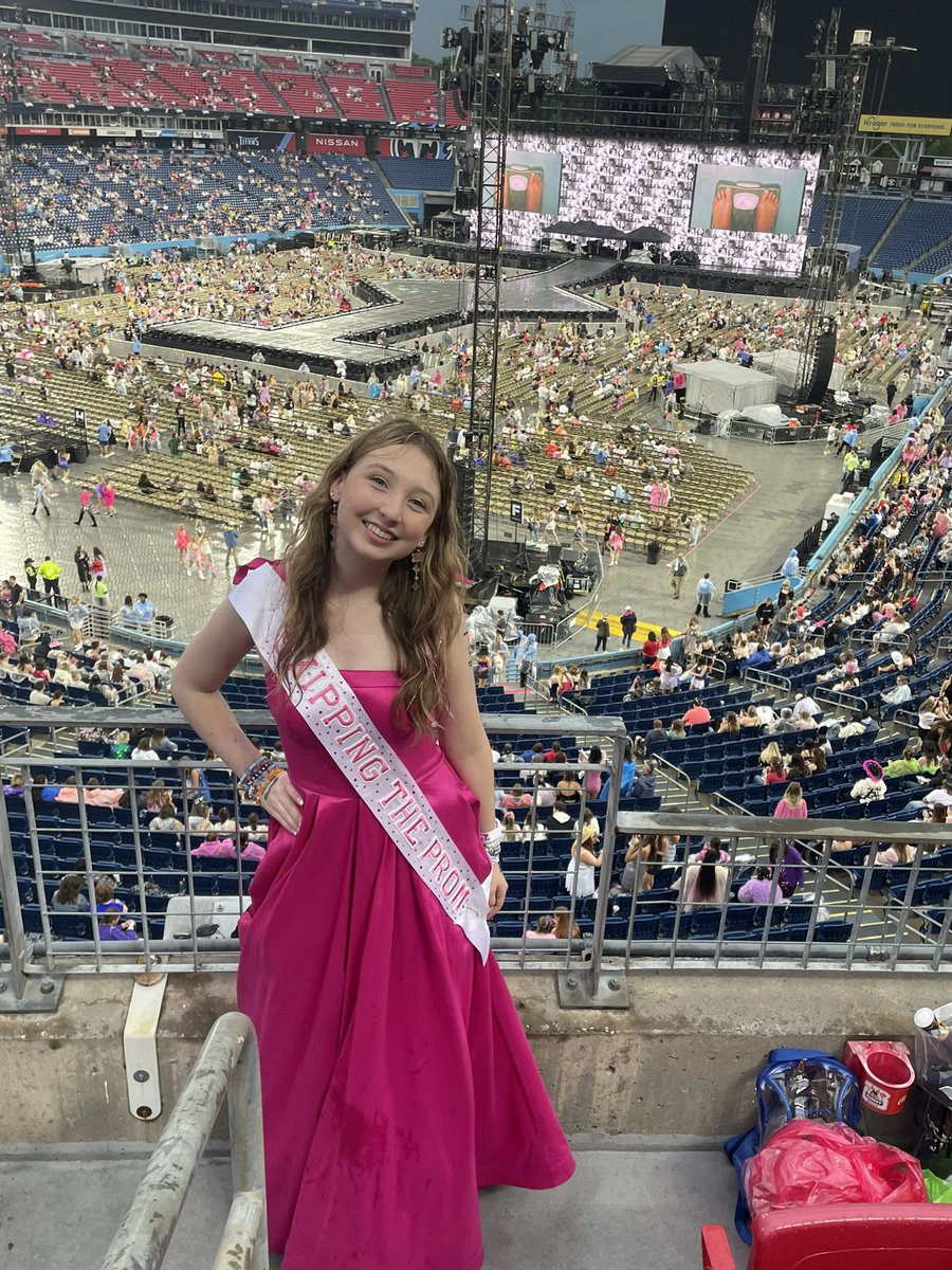 illicitolerate's tweet photo. skipping senior prom last night to come to the eras tour tonight and wouldn’t change it for the world💘💘 #NashvilleTSTheErasTour @taylornation13 @taylorswift13 https://t.co/nndQXjEQiL