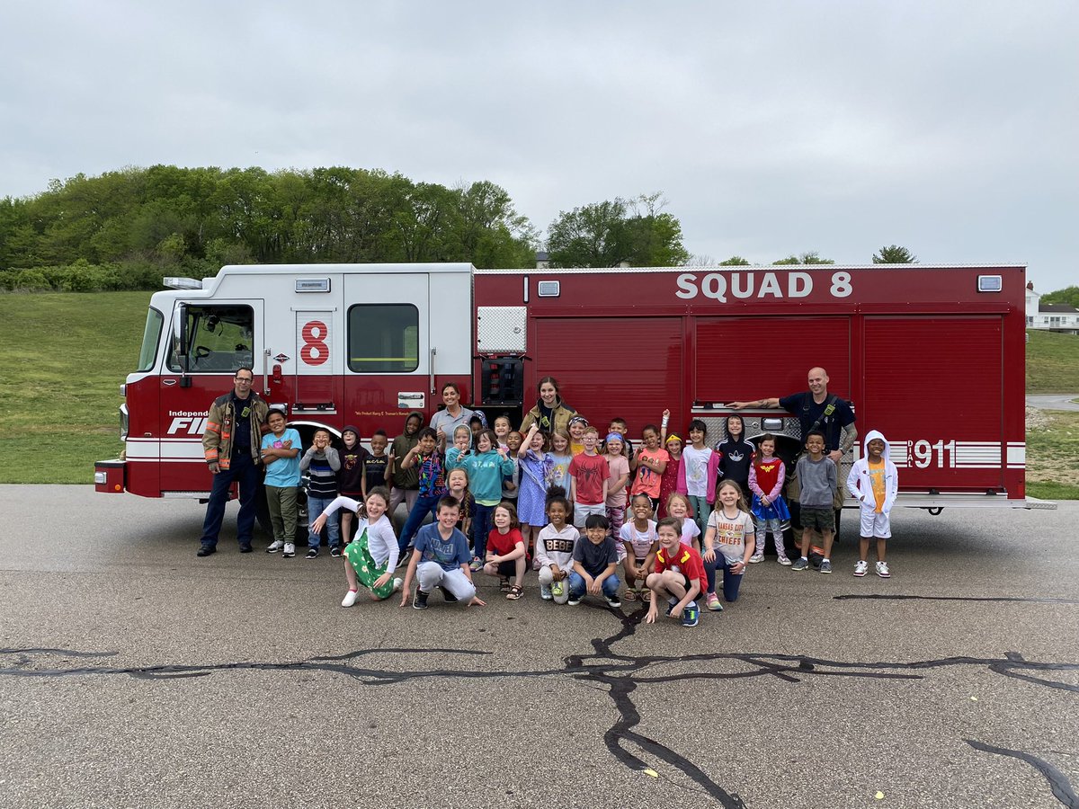 Ashley Hinck tweet media