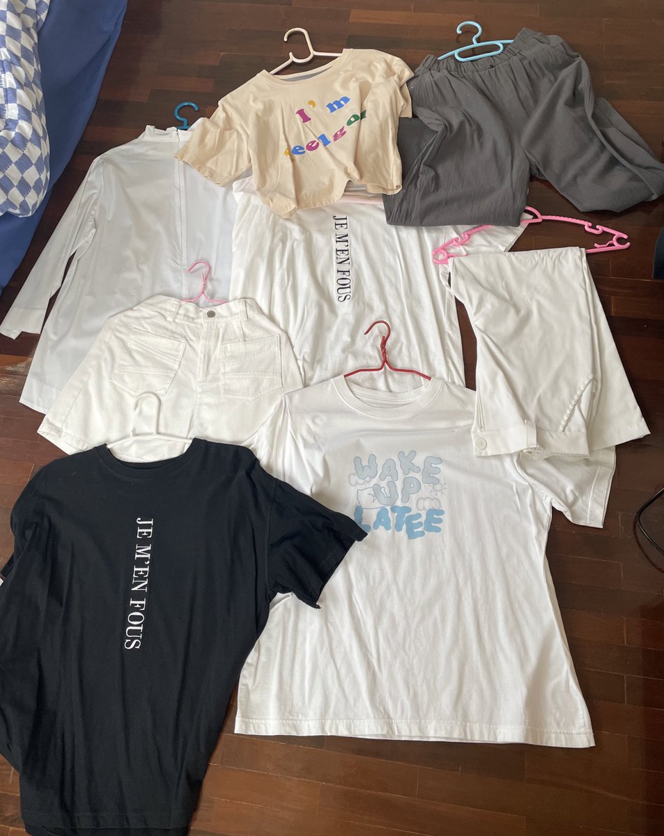 designshopps's tweet photo. เค้าโล๊ะเสื้อผ้ามา ถ้าปล่อยจะมีใครสนใจมั้ยคะ🥹 

#ส่งต่อเสื้อผ้า #เสื้อผ้ามือสอง #ส่งต่อเสื้อผ้ามือสอง #ส่งต่อเสื้อผ้ามือ2 #เสื้อผ้ามือ2 #เสื้อผ้ามือสองสภาพดี #โล๊ะตู้เสื้อผ้า #ส่งต่อ https://t.co/HNGJBuvVak