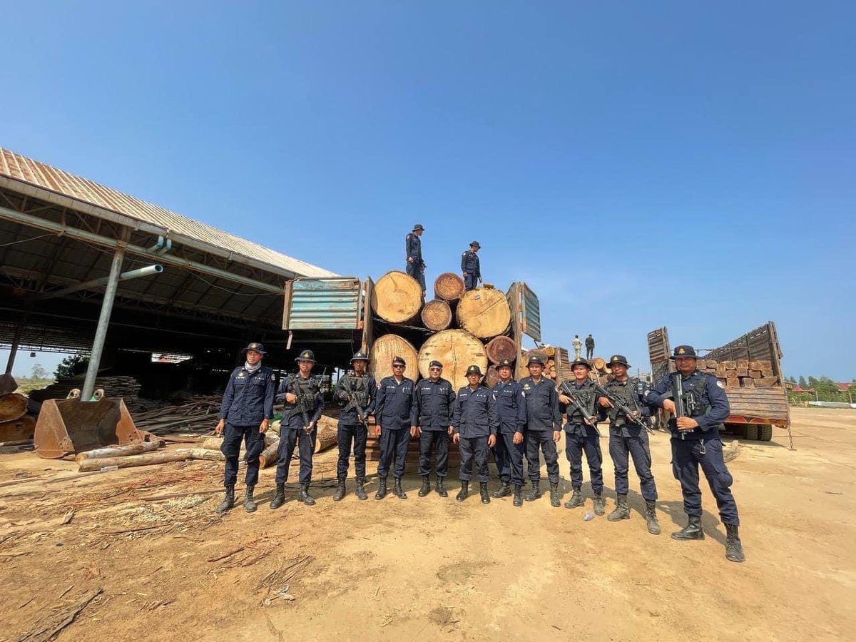 johnmalis150's tweet photo. There is so much to learn from generations before us, till you feel a little too late. 

#deforestation #Cambodia2023 
#solutionjournals @khiwist https://t.co/HYeABhkJJ8