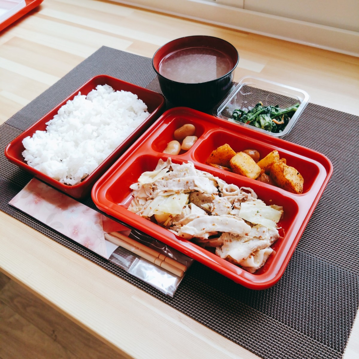 bizroommaliv's tweet photo. 今日の昼食は豚肉の粒マスタード炒め、チリポテト、菜の花のマヨぽん和えです。
ご飯の大盛りは無料でできます!
お箸は当事業所の作品です!
#MALIV
#札幌市白石区
#就労継続支援B型
#JR白石
#駅チカ
#ボリューム満点
#作業量多数
#新規事業所
#利用者様募集中 https://t.co/7OhZT1gNLO