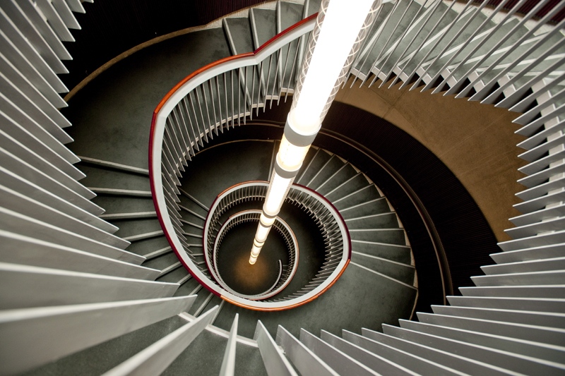 haldaneuk's tweet photo. Wow - what a staircase featuring our Sapele handrails, and what a light fitting!!

#staircase #stairs #architecture #interiordesign #staircases #Handrail #Wood #Design #CNC #luxury #stairsdesign  #worldstairs #stair #woodworking #handrails #stairsdesign  #worldstairs https://t.co/DRiNOpBU0T
