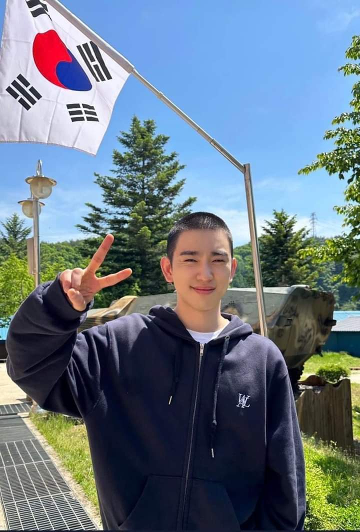 รักษาสุขภาพด้วยนะ จะรอพี่อยู่ตรงนี้นะ🐥💚🍑
Serve Well Jinyoung
#WeWillWaitForJinyoung 
#이미_우리의_시간은_진영이에게_흘러가