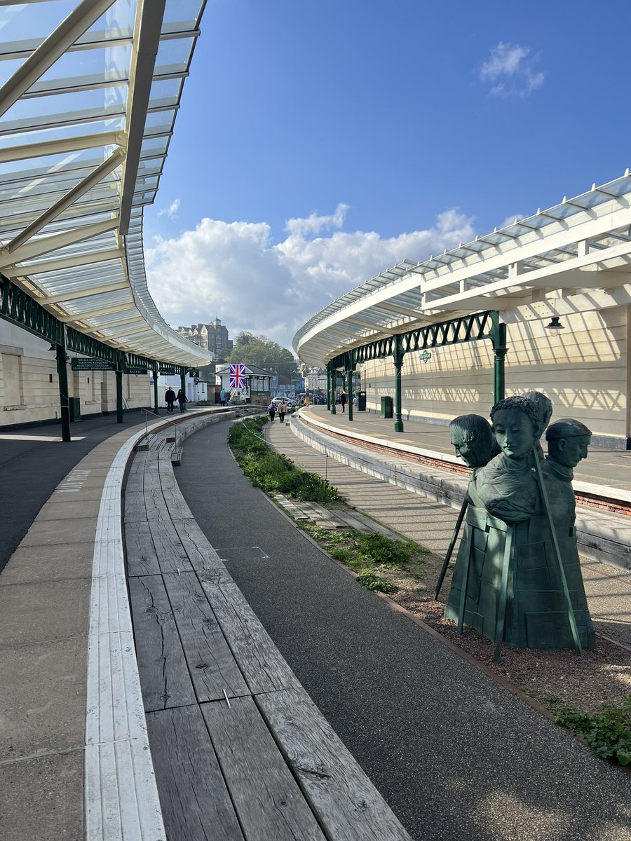 Sophie Strong tweet media