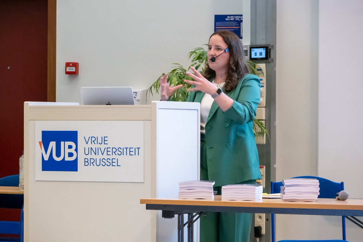 POLI (@dfuturevub.bsky.social) (@poli_vub) on Twitter photo 🎉Congratulations to <a href="/JokeMatthieu/">Joke Matthieu</a> for obtaining the title of Doctor of Political Science with her thesis on how citizenship education moderates the inequalities in internal political efficacy.
The whole POLI department is very proud of your achievement! 👏👏 #PhD #vub 🎉Congratulations to <a href="/JokeMatthieu/">Joke Matthieu</a> for obtaining the title of Doctor of Political Science with her thesis on how citizenship education moderates the inequalities in internal political efficacy.
The whole POLI department is very proud of your achievement! 👏👏 #PhD #vub