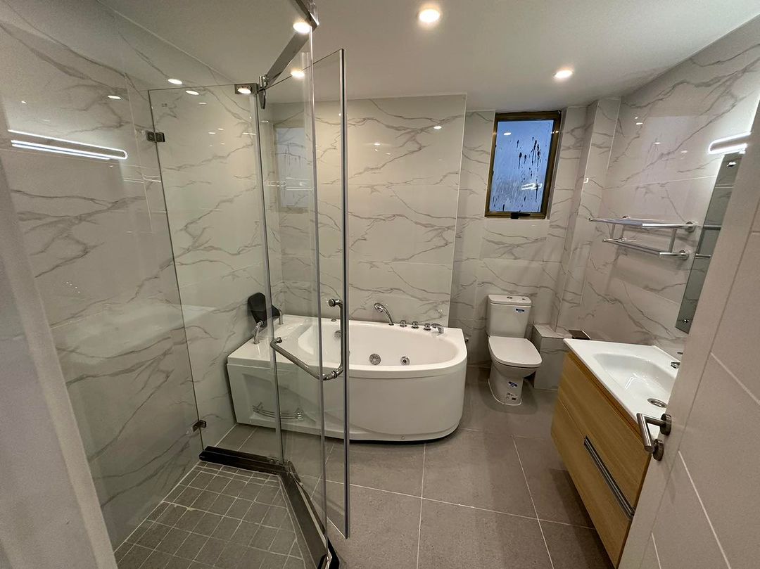 FrankBirachi's tweet photo. EXQUISITE Apartments For Sale in Kileleshwa 
 
  3 Beds +SQ ALL Ensuite [2131sqft] Kes. 18.5M

3 Beds +SQ ALL Ensuite [2153sqft] Kes. 19.9M
 
4 Beds +SQ ALL Ensuite [2454sqft] Kes. 24M
 
#RealEstate #realestateinvesting #propertyforsale https://t.co/XUyOMknv7d