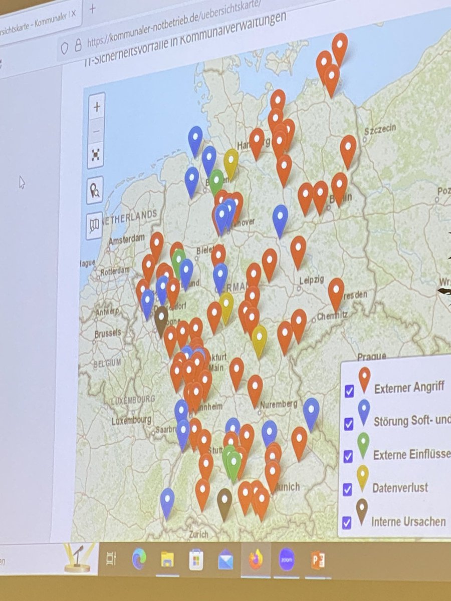 luckhaus's tweet photo. Guten Morgen aus Münster - in der Pause fragen mich dann wieder alle, was sie wegen uns Juristen nicht dürfen. Bitte nicht! Mutig voran! #egov #Digitalisierung #Verwaltung #memo2023 https://t.co/AE8oar2H1u https://t.co/Z5zBfvNi2f