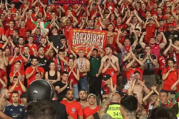 Erriberri presente en la grada
Foto <a href="/NoticiasNavarra/">Diario de Noticias</a>