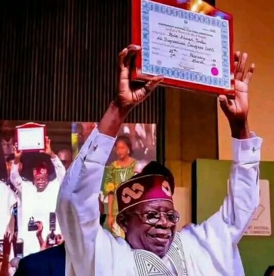 EleyiLagos's tweet image. President-elect Asiwaju Bola Ahmed Tinubu is winning at the Tribunal. 

Retweet if you agree. 😎✈️