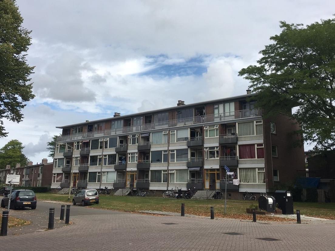 Woningcorporatie Lefier is van plan de zogeheten Nicolaiflats in Emmermeer te slopen. De rijksdienst voor Cultureel Erfgoed adviseert om te zoeken naar alternatieven en het werk van Arno Nicolai te behouden.  De fractie heeft schriftelijke vragen gesteld aan het college.