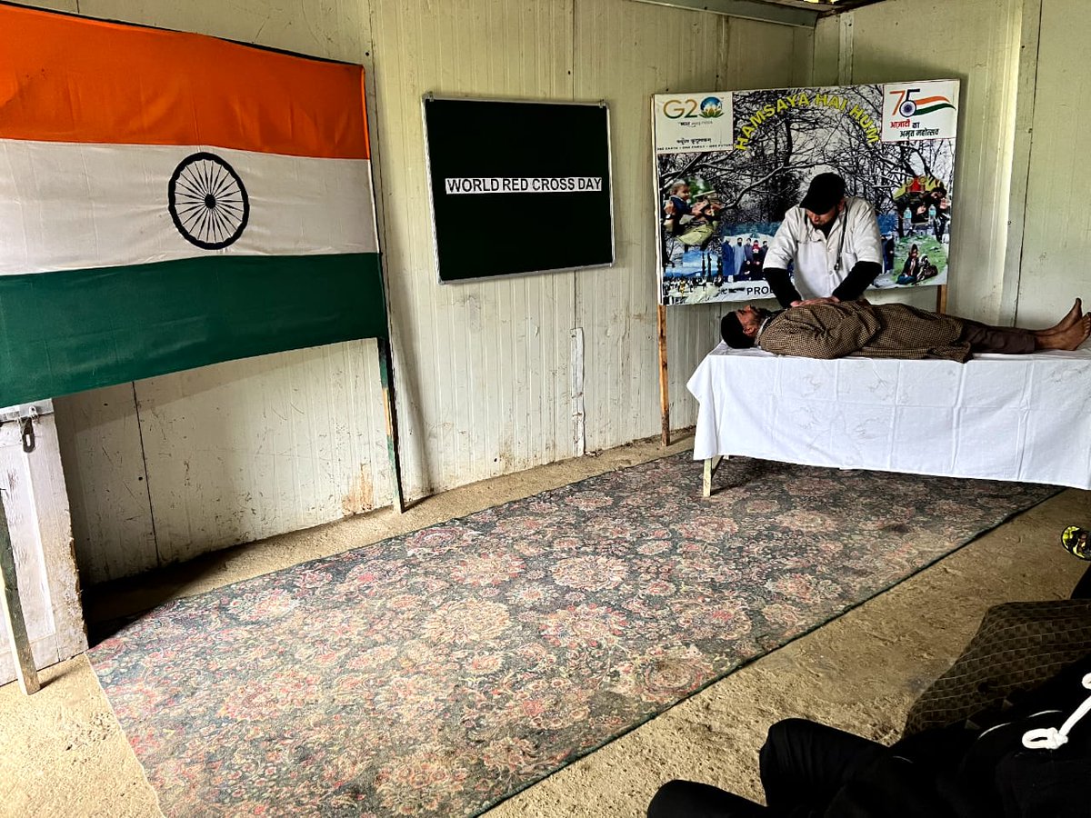 Raziya_Lolabi's tweet photo. Awareness lecture on the occassion of World Red Cross Day by Dr. Mhd Ashraf at Tekipora , Lolab Valley, Distt Kupwara.
#Kashmir
#IAmKashmir
#GreenForKashmir
#PatriotsOfKashmir
#RepublicansOfIndia
#NayaKashmir
#KashmirLivesMatter
#SavioursOfKashmir
#SentinelsofLolab https://t.co/7ZmY75vZKU