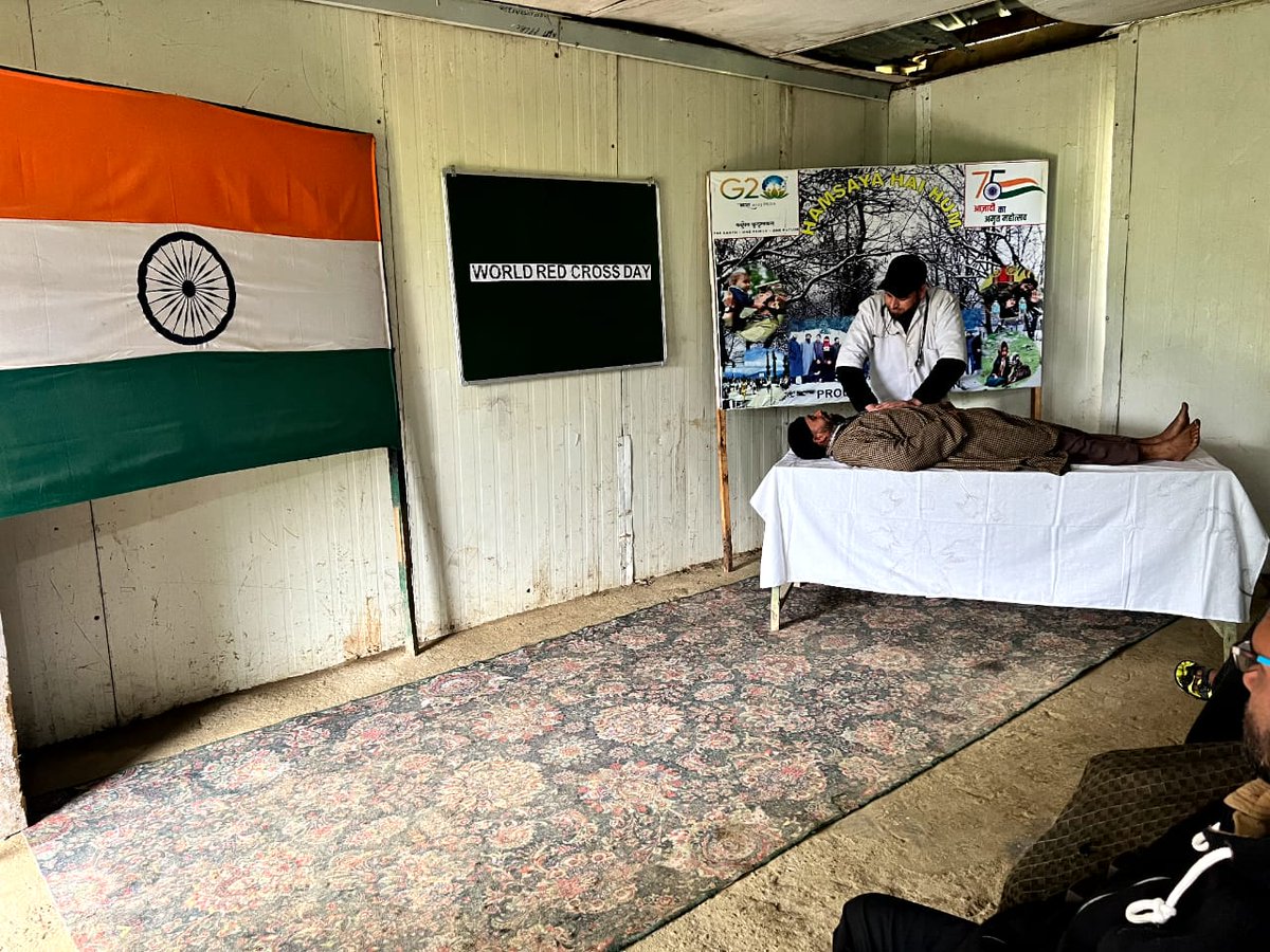 Nusaratkhan11's tweet photo. Awareness lecture on the occassion of World Red Cross Day by Dr. Mhd Ashraf at Tekipora , Lolab Valley, Distt Kupwara.
#Kashmir
#IAmKashmir
#GreenForKashmir
#PatriotsOfKashmir
#RepublicansOfIndia
#NayaKashmir
#KashmirLivesMatter
#SavioursOfKashmir
#SentinelsofLolab https://t.co/etKnG00wnZ