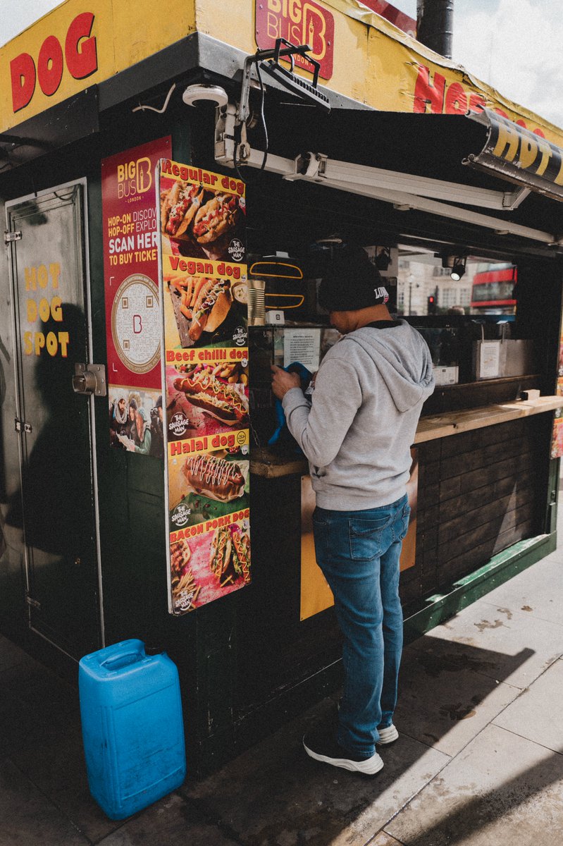 Dogs.
#streetphotography