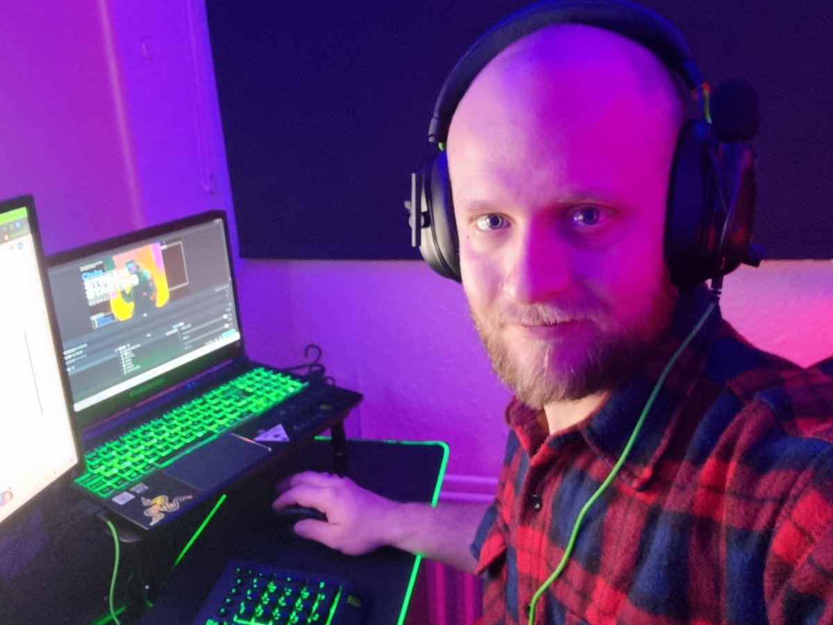 ChubsEnt's tweet photo. Getting ready for today's stream , do some channel set ups and all sorts. Come and check out my stream , which starts 10 am at https://t.co/mE8p0PJDQq

#gamer #twitchstreamer #twitchtv #setup #razer https://t.co/i4GYYkEmag