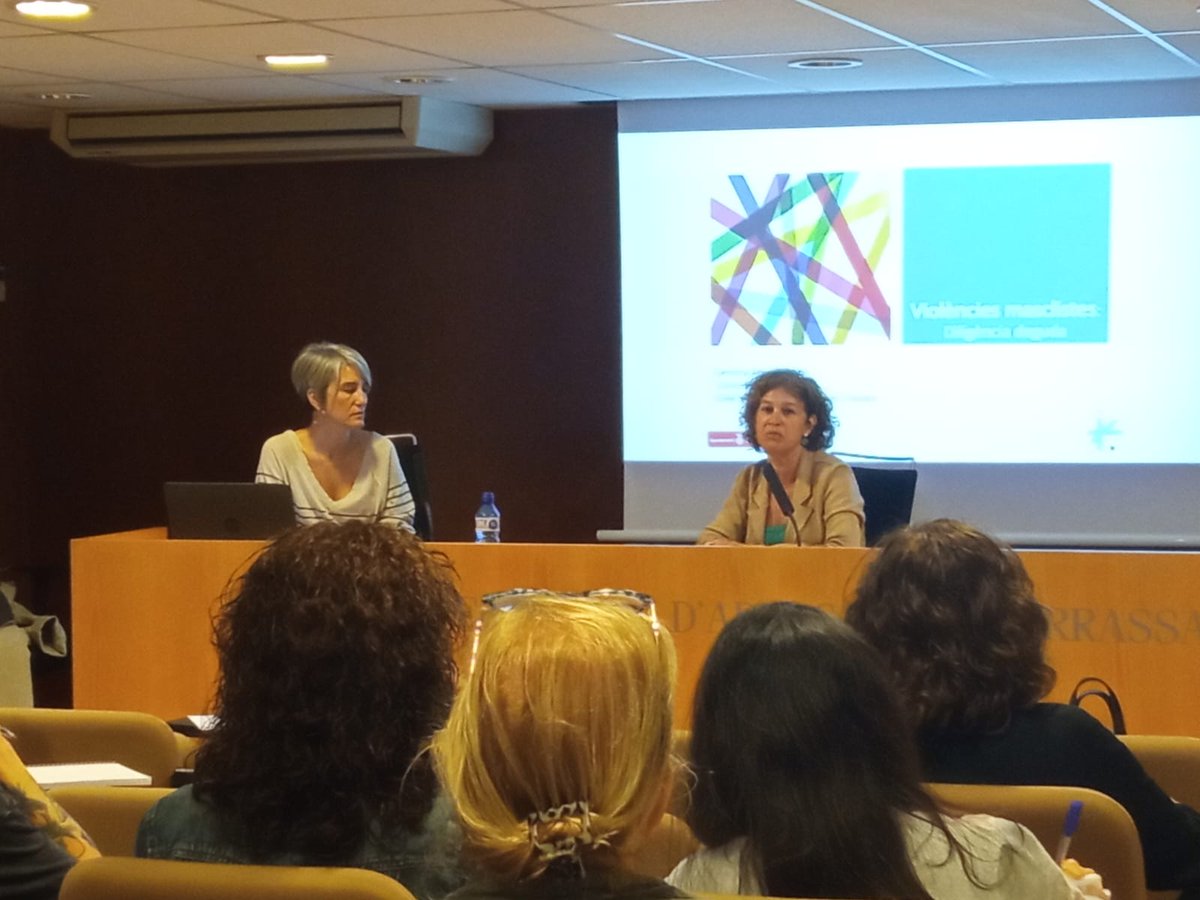 Formació sobre diligència deguda a Terrassa! 

A càrrec de la @Gemmaltell 
Amb @ajterrassa i @ajtrsgenere 

Parlem del Protocol Marc per a una intervenció amb diligència deguda en situacions de violències masclistes.