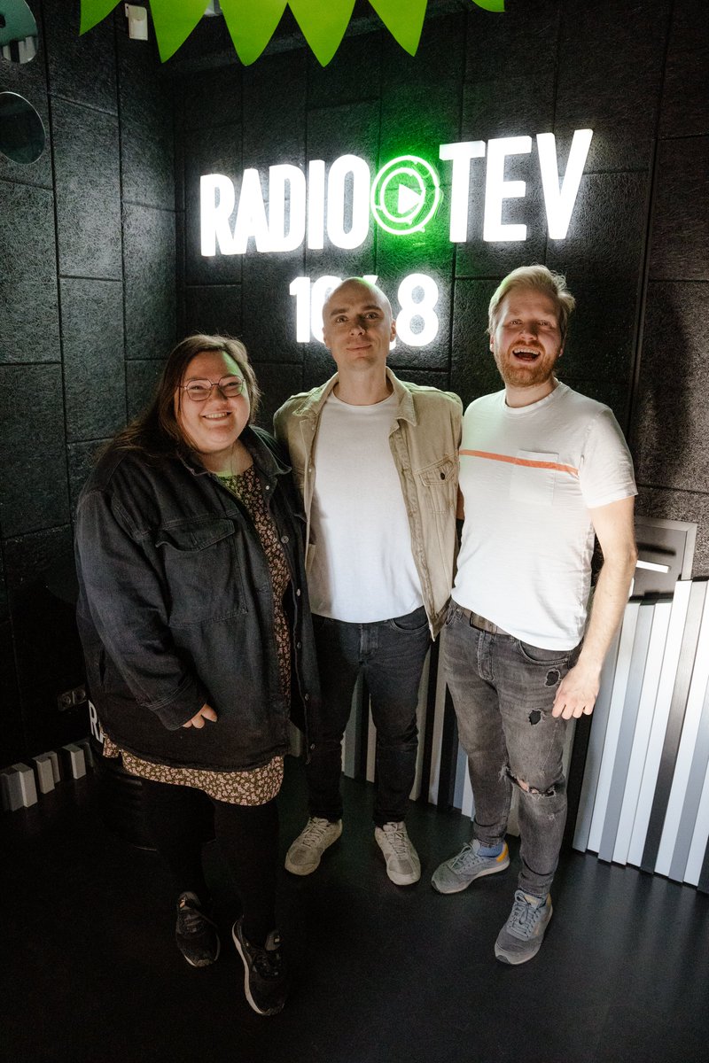 radiotev's tweet photo. 🎉Kosmodromā viesojas DONS ar jaunu skaņdarbu "Divatā" no gaidāmā albuma. No šodienas arī RADIO TEV! #intervijatev #donslv #radiotev https://t.co/nLIWrDzznU
