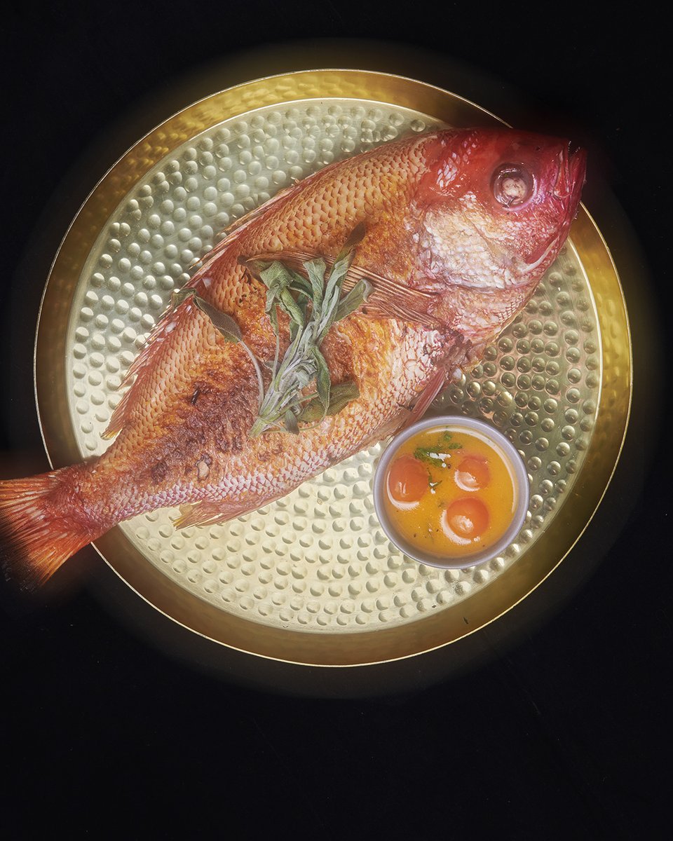 Whole On The Coal as the last meal of this royal long weekend just feels right. Red snapper with burnt sage, baby plum tomatoes, and fennel. 👌 #RoyalFood #KingsCoronation