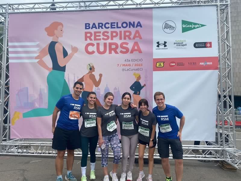 RSM_es's tweet photo. 🏃Ayer domingo el equipo de corredores de @RSM_es de Barcelona volvió a participar en La Cursa de @elcortengles.
💪🏼Gracias equipo por vuestro esfuerzo y entusiasmo!!!
#RSMSpain #SoyRSM #BeRSM #RSMSostenible #RSMSolidario #LaCursaECI https://t.co/7JN6onWk5c