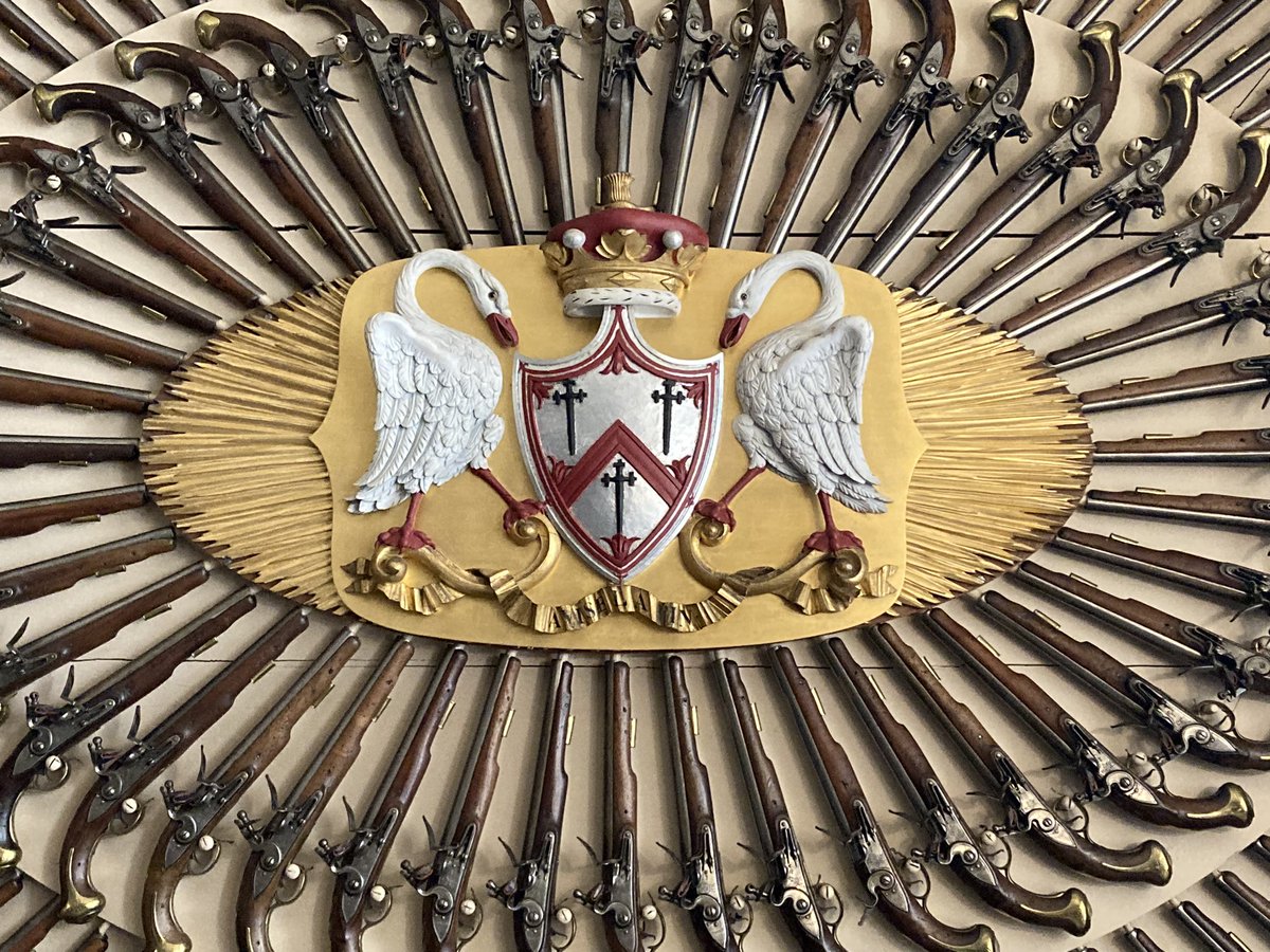 DaneLoveAuthor's tweet photo. Arms of Kennedy of Culzean surrounded by pistols on wall of Armoury at Culzean Castle, Ayrshire. #heraldry #Kennedy #Culzean https://t.co/3xbH0rZnpE