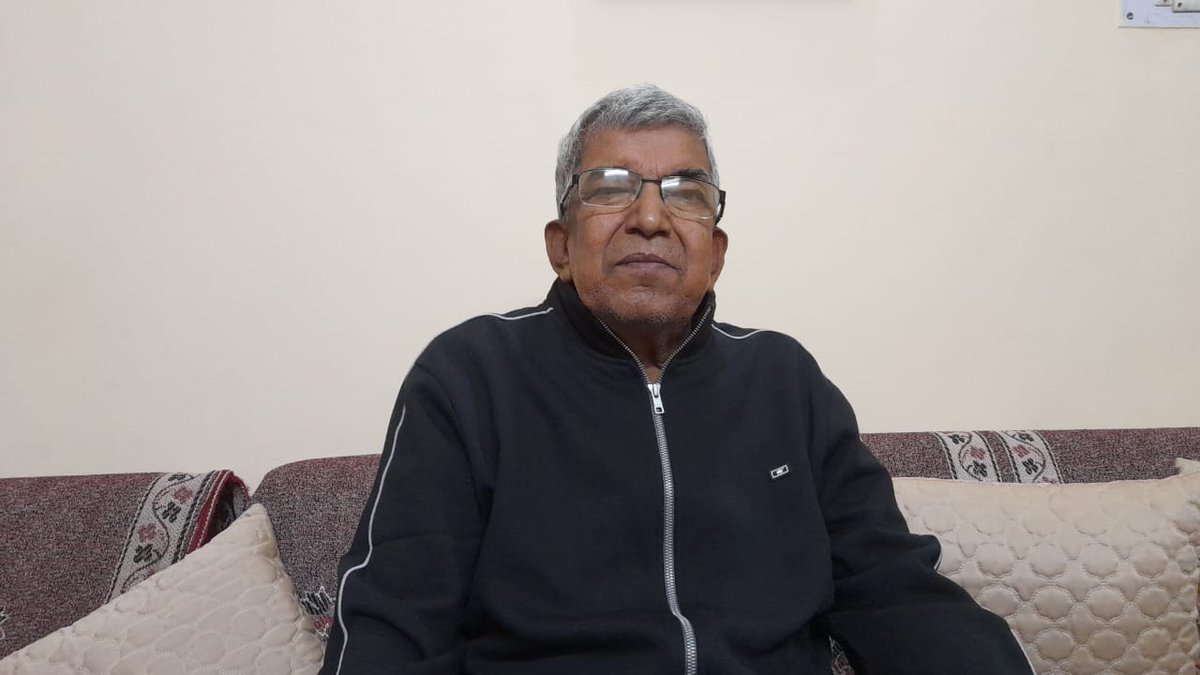 #BREAKING 
रिहाई मंच अध्यक्ष और जानेमाने वकील मुहम्मद शुऐब  को पुलिस ने सुबह पौने आठ बजे उनके घर से उठा लिया। बताया गया कि पूछताछ के लिए उन्हें अमीनाबाद थाने ले जाया जा रहा है। तब से उनका फोन बंद है। 
शुऐब साहब के सहकर्मी वकील सालोमन के मुताबिक उन्हें एसटीएफ ने उठाया