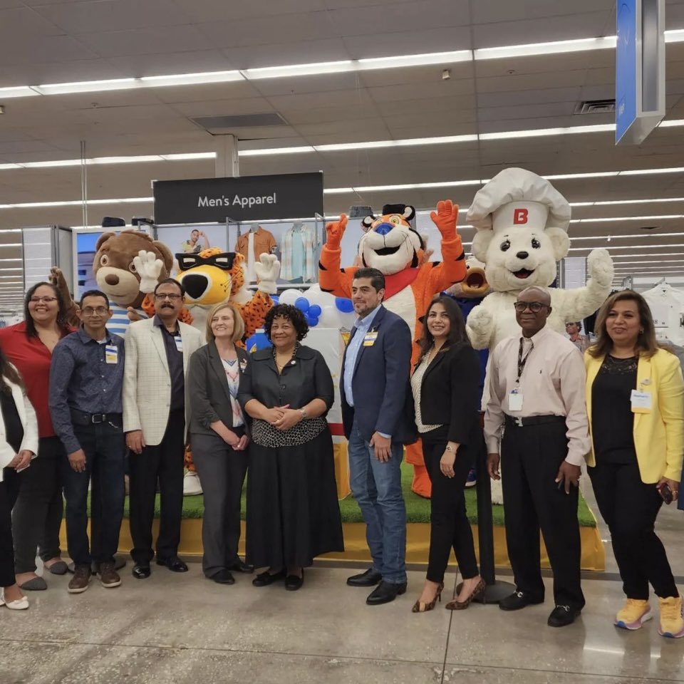 OWMediaCompany's tweet photo. 💙💛 @celebratingyou1 is so thankful to receive another grant from @Walmart! 

God is moving, continuing to connect us to partners that help us provide resources to make a positive difference in the lives of our youth! 

#ObsessedWithMedia  #CelebratingYou #Youth  #BoardMember https://t.co/AAHMhGzJR9