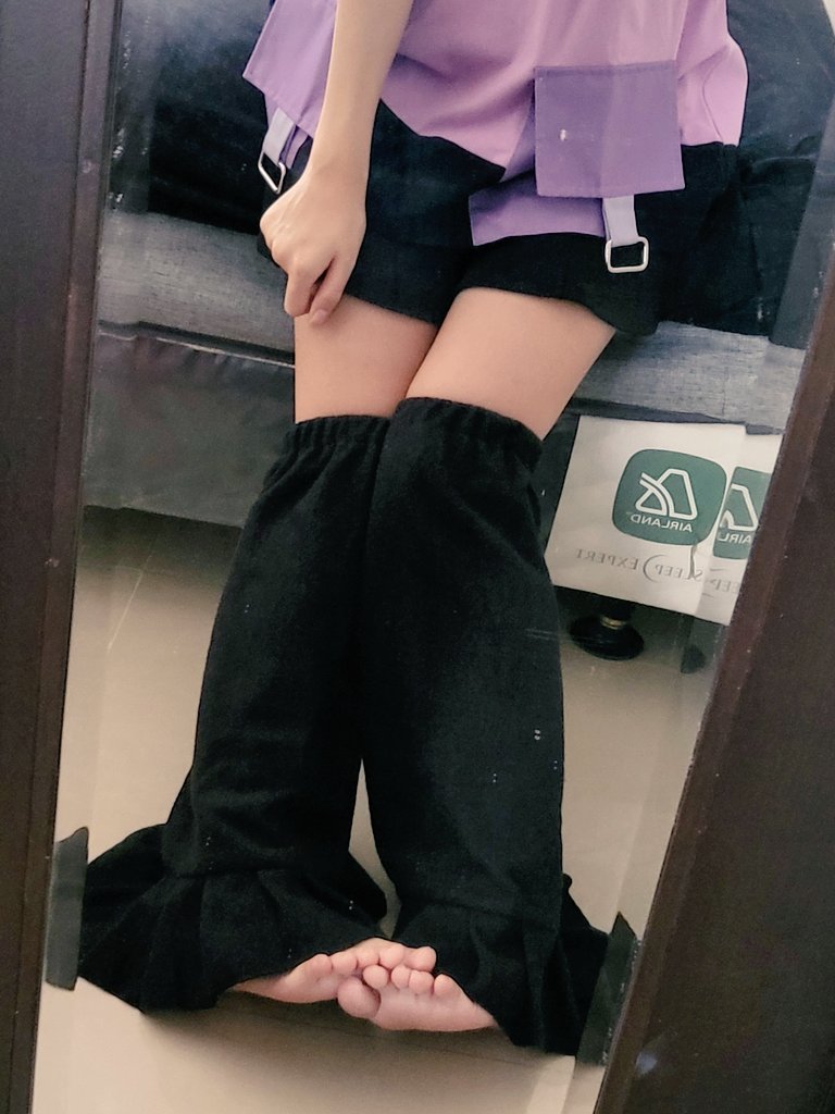 asasaki_vtuber's tweet photo. Up first! HZKSH @hzkshofficial. They are a local brand that produces harajuku inspired fashion, and they have 2 adorable mascots: Hazu and Kashii. They don't use cheap materials and the clothes are functional!! Look at them pockets!!!! #comifuroloot https://t.co/sEygbLonGr