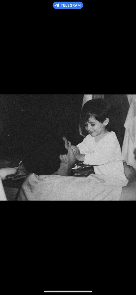 M_R_QTR's tweet photo. ما يعيش الحزن فيني و أنت بالدّنيا 
كل حزنٍ وسط صدري تقتله ضحكاتك https://t.co/9MujeqJ3q5