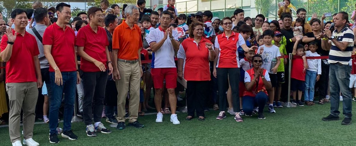 EmceePremLulla's tweet photo. Another event graced by PM Lee Hsien Loong

Hello again Mr Prime Minister 🇸🇬

Always a pleasure hosting you 🎤

#fyp #Eventmc #LHL #hosting #emcee #eventplanner #live #eventplanning #trending #viralpost #PrimeMinister #eventphotography #PMO #PMOffice #entertainer #entertainment https://t.co/9cbS1p6x62